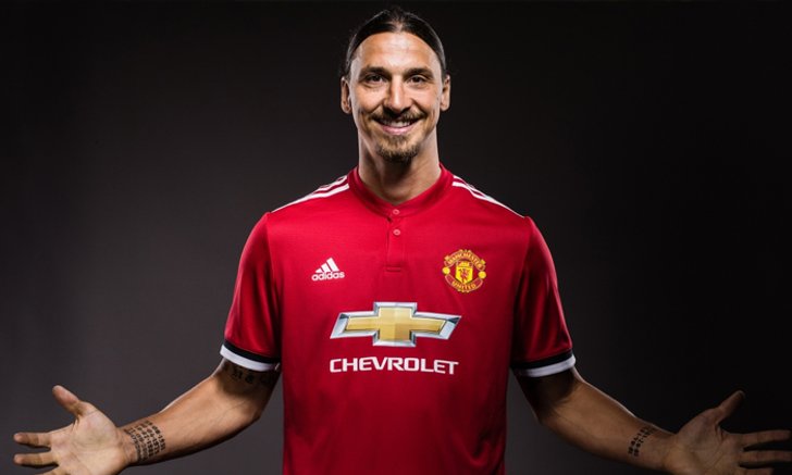 OFFICIAL ! ซลาตัน หวนคืน สวมวิญญาณ ปีศาจแดง ต่ออีก 1 ปี รับเสื้อเบอร์ 10