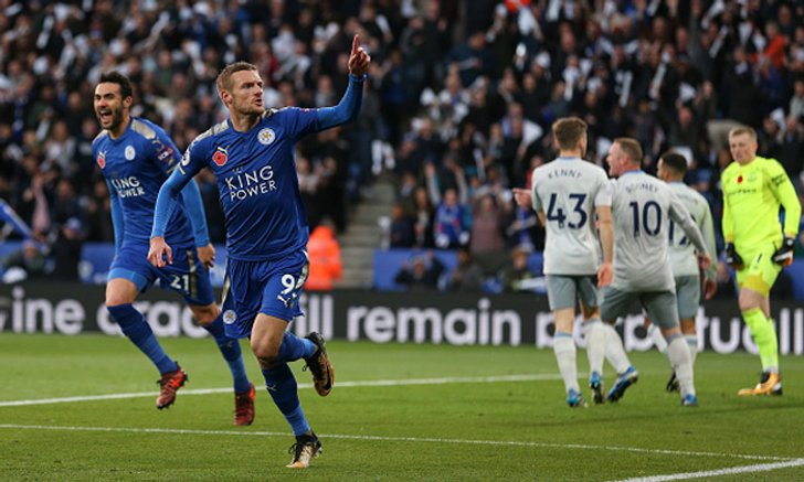 "จิ้งจอก" รับนายใหม่ทุบ "ทอฟฟี่" 2-0 ศึกพรีเมียร์ลีก
