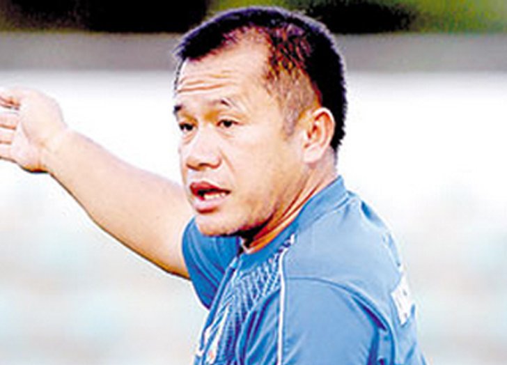 โค้ชเตี้ยสุดตื่นเต้นหวนคืนคุมทัพช้างศึกชุด19ปี