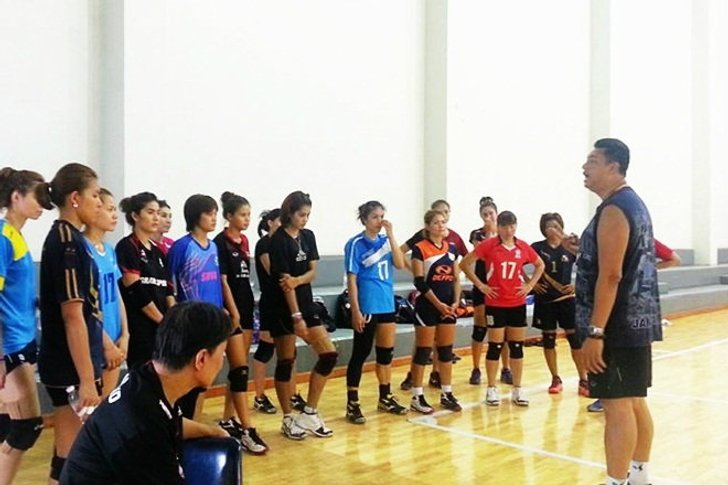 แคมป์ลูกยางประกาศ12สาวชุดลุยเวียตนาม