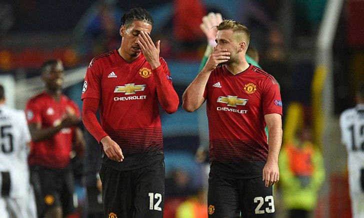 เคราะห์ซ้ำกรรมซัด! ผีแดงจ่อโดนอีก 2 ข้อหาหลังเกมแพ้คาบ้านม้าลาย