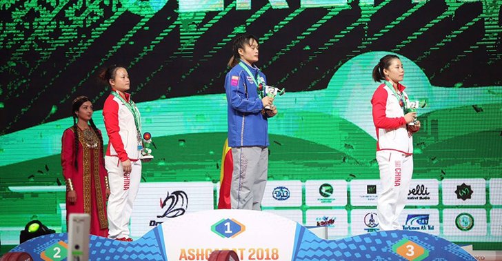 “ฝ้าย" สุกัญญา ทุบสถิติใหม่กวาด 3 ทองยกเหล็กโลก