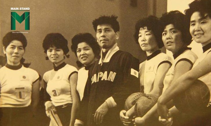 สาวโรงงานสู่เหรียญทองโอลิมปิก : ขุดจุดเริ่มต้นสู่ความยิ่งใหญ่ของทีมนักตบลูกยางญี่ปุ่น
