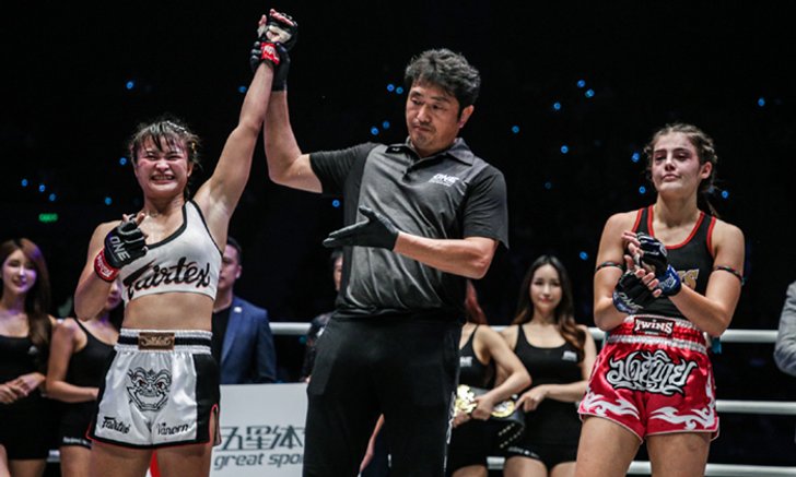 เซี่ยงไฮ้เดือด! "แสตมป์" ป้องแชมป์มวยไทย, "รถเหล็ก" ซิวชัยเอกฉันท์ ศึก ONE: LEGENDARY QUEST
