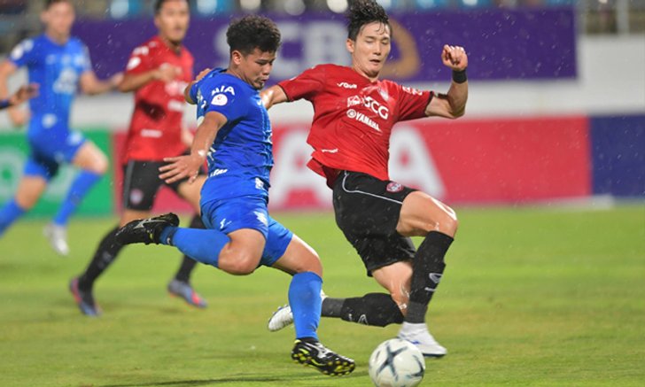 โค้ชเตี้ยประเดิมสวย! ชลบุรี รัวดับ เมืองทอง 2-0 เก็บสามแต้มในบ้าน