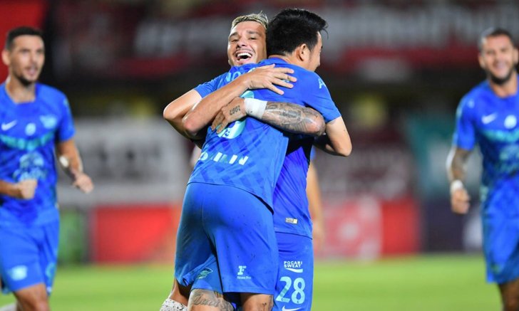 "มูริลโล" กดสี่, "วรชิต" แฮตทริก! ชลบุรี บุกถล่ม ขอนแก่น 7-0 ยึดจ่าฝูงไทยลีก