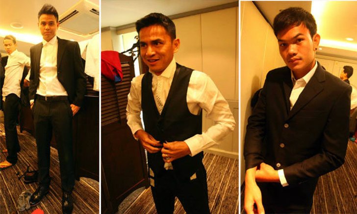 อย่างหล่อ! ประมวลภาพช้างศึกฟิตติ้งชุดสูท ลุยศึกฟุตบอลโลก รอบคัดเลือก