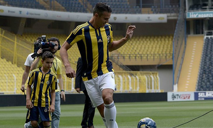 ไปไหนไปด้วย! ลูก RVP ลาเรือใบย้ายซบ "เฟเนร์บาห์เช่" ตามพ่อ