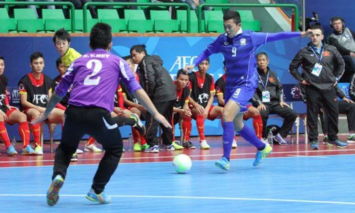 "ช้างศึก" โหดไล่ถล่ม เวียดนาม เละเทะ 8-0 คว้าที่ 3 ปลอบใจ!