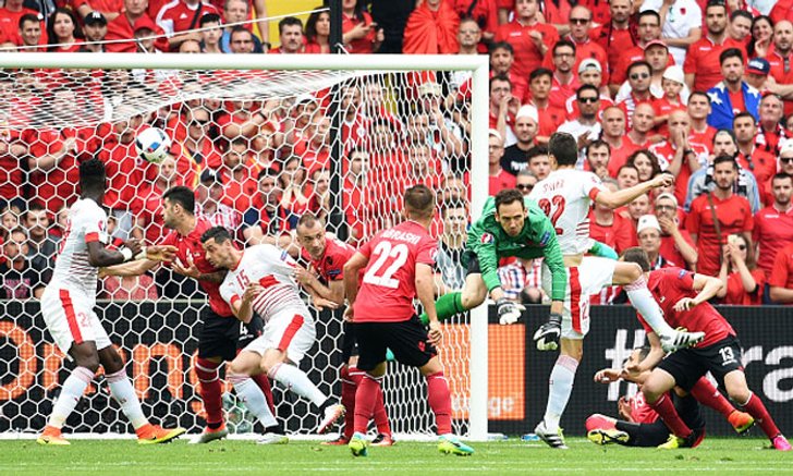 "ชาร์" โขกต้นเกม! "สวิส" หืดจับเฉือน "แอลเบเนีย" 10 ตัว 1-0