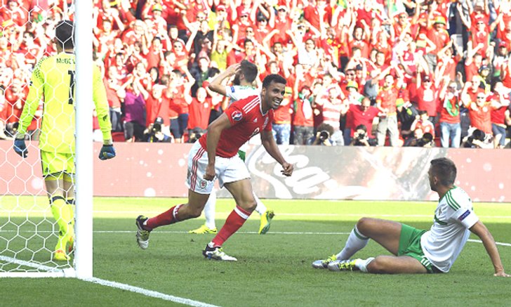 แม็คออลี่ย์ซัดตัวเอง! "มังกรแดง" เฮ 1-0 ทะยาน 8 ทีม
