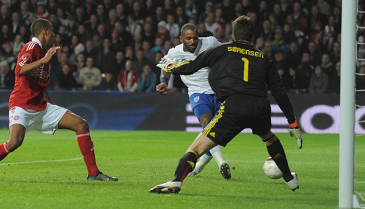 อังกฤษเจ๋งขย้ำโคนม2-1,อัซซูรี่เจ๊าเบียร์