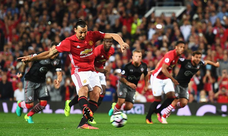 ซลาตันกดสอง! "แมนฯ ยูไนเต็ด" อัด "เซาธ์แฮมป์ตัน" 2-0 ยึดฝูง