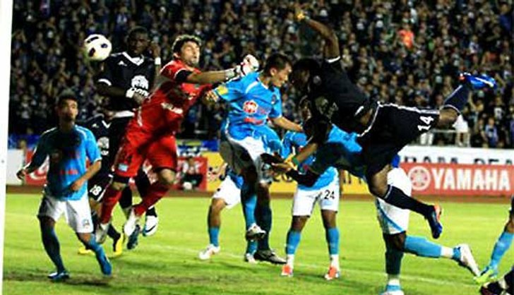 โอแฮนด์ซ่าแฮตทริก! บุรีรัมย์บุกกระหน่ำปลาทู 4-0 หนีฉลาม6แต้ม