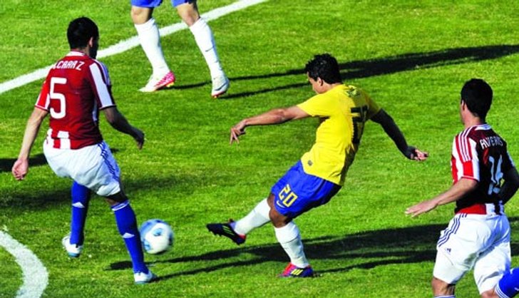 เฟร็ดฮีโร่ยิงช่วยบราซิลไล่เจ๊าปารากวัย2-2