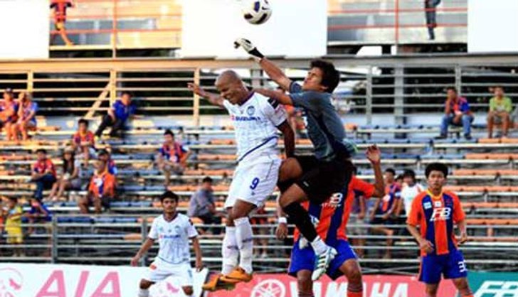 อารอนแฮตทริก!พาศรีราชาบุกอัดท่าเรือ 3-1