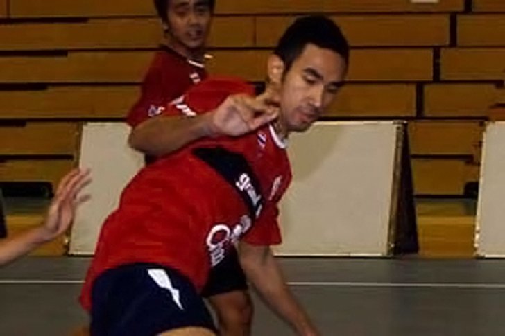 โต๊ะเล็กยุ่น บินมาเซ็น เลิศชาย ร่วมทัพ