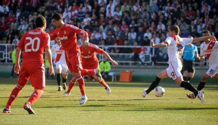 โด้โชว์เหนือ!ตอกส้นยิงชุดขาวบดราโย1-0