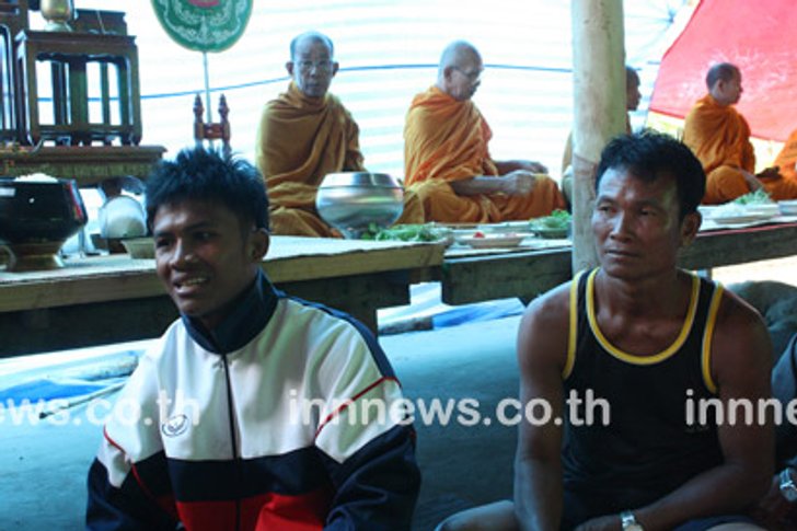บัวขาวทำบุญเปิดค่ายมวยใหม่ที่สุรินทร์