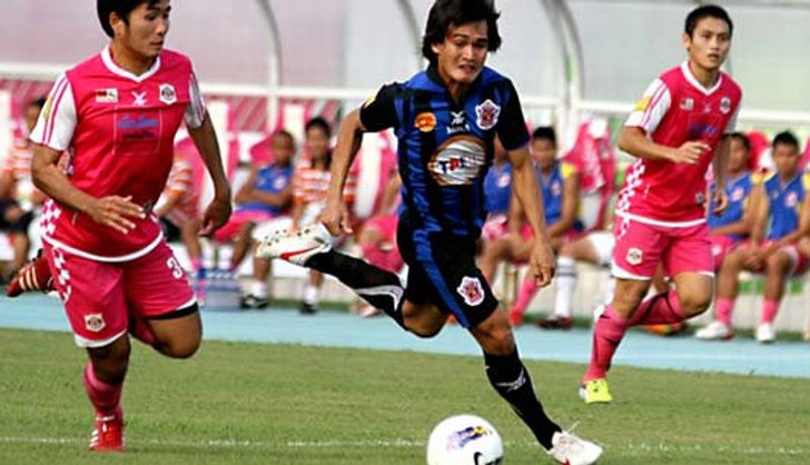 วัวชนชนะแล้วบุกดับอีสาน 2-1, โลมาแสบตีเจ๊าบีจีทดเจ็บ 1-1