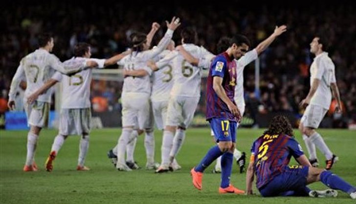 จ่อแชมป์!โด้ฮีโร่ราชันบุกอัดบาร์ซ่า2-1