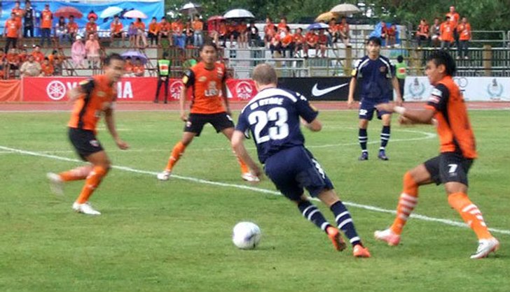 กว่างโซ้งตายยากโดนก่อนตามเจ๊านกใหญ่ 1-1