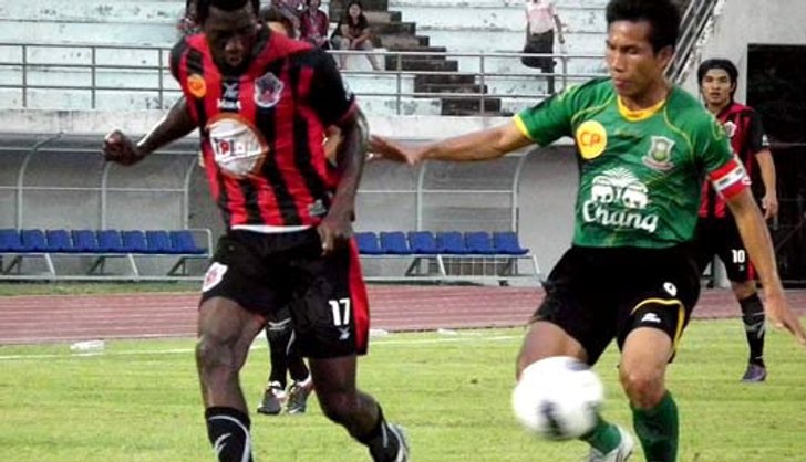วัวชนดุเปิดบ้านขวิดอาร์มี่ 2-0, ฮัลโหลพ่าย 1-2
