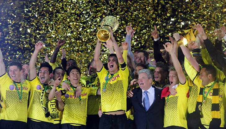 ดอร์ทมุนด์ถล่มบาเยิร์น5-2ซิวเดเอฟเบ