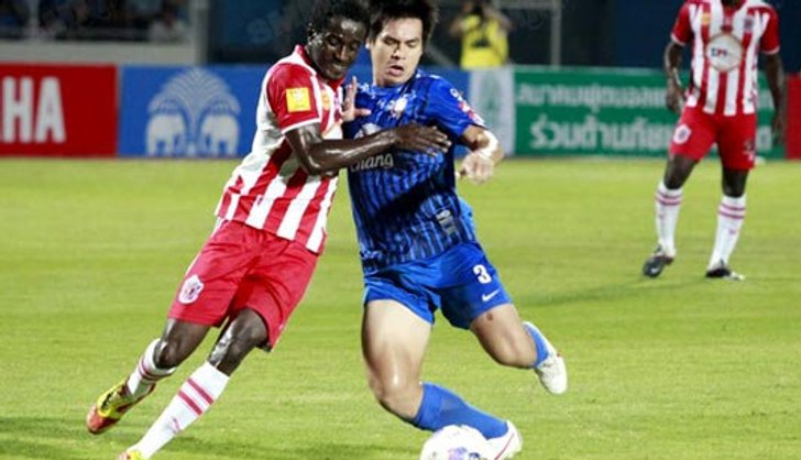 นูรูลสวมบทฮีโร่ยิงท้ายเกมให้ชลบุรีเฉือนวัวชนหวิว 1-0