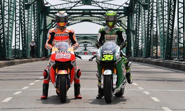 "สมเกียรติ" นำทีม "ลอเรนโซ-ครัทช์โลว์" ทัวร์เมืองกรุง