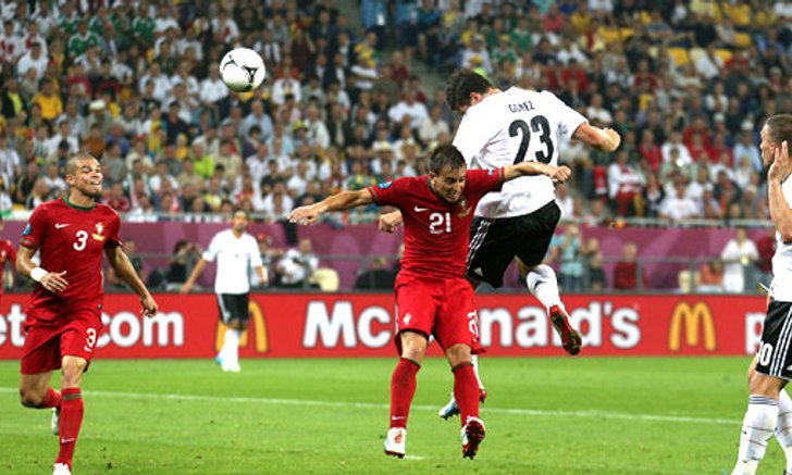 โกเมซซัดโทน! อินทรีสยายปีกสยบฝอยทอง1-0