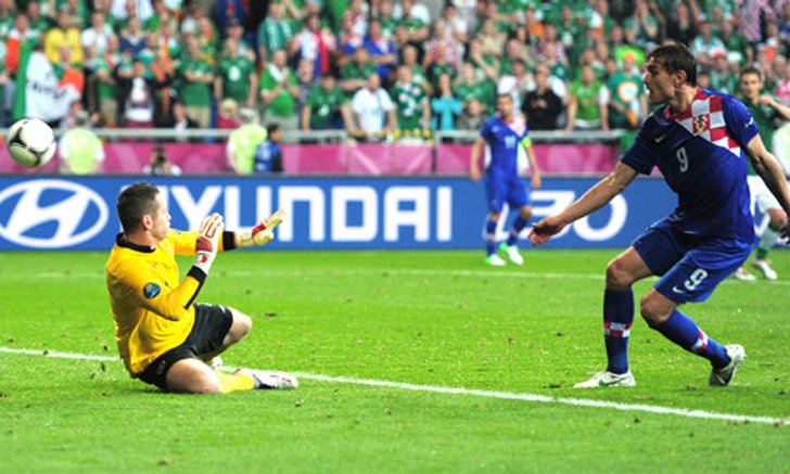มานซูคิชเบิ้ล นำทัพหมากรุก สยบยักษ์เขียว 3-1