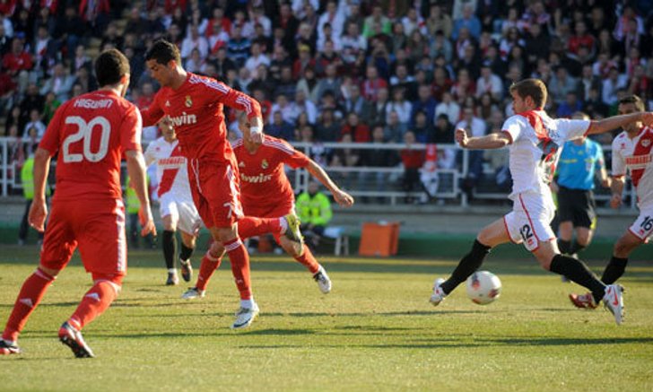 โด้โชว์เหนือ!ตอกส้นยิงชุดขาวบดราโย1-0