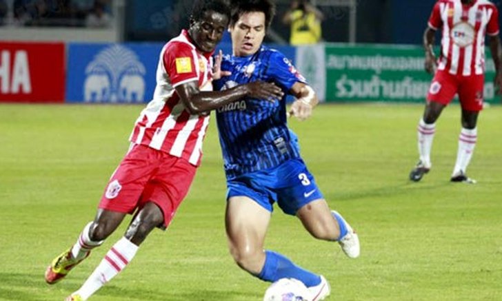 นูรูลสวมบทฮีโร่ยิงท้ายเกมให้ชลบุรีเฉือนวัวชนหวิว 1-0