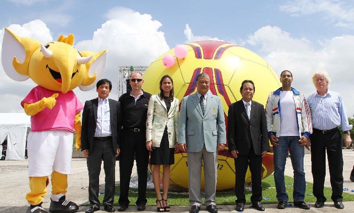 เปิดตัวไจแอนท์บอล ประชาสัมพันธ์ซอลโลก