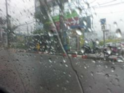 อุตุฯเตือนอีสาน-กลาง-ตอ.-ใต้ฝนฟ้าคะนองลมแรง