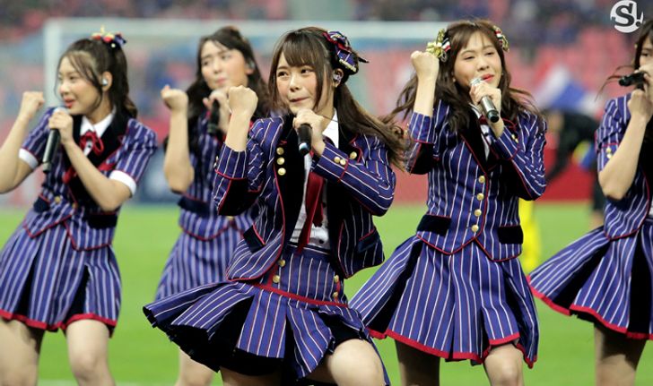 กระหึ่มหัวหมาก! ประมวลภาพจุใจ 100 ช็อตของ BNK48 เมื่อวานนี้ (อัลบั้ม)