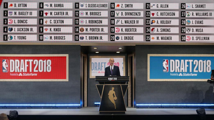 2018-draft-podium-stage-all