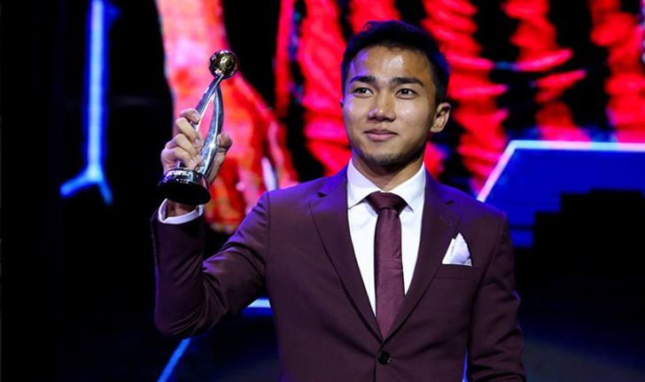 แรงจริง! "ชนาธิป" ผงาดคว้ารางวัลนักเตะยอดเยี่ยม FA Thailand Award 2018