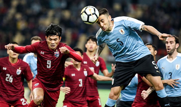 เกินต้านทาน! "ทัพช้างศึก" โดน อุรุกวัย ไล่ยิง 4-0 ศึกลูกหนังไชน่าคัพ