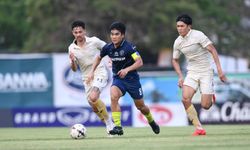 สองจุดโทษท้ายเกม! บุรีรัมย์ บุกรัวแซง สมุทรปราการ 2-1 ยึดรองฝูงแน่น (คลิป)