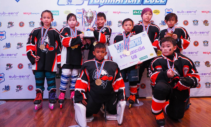 ประกาศศักดา! "Young Duck" ฉลองความสำเร็จกวาด 4 แชมป์ ปิดศึก ไทยแลนด์ ไอซ์ฮอกกี้ 2022