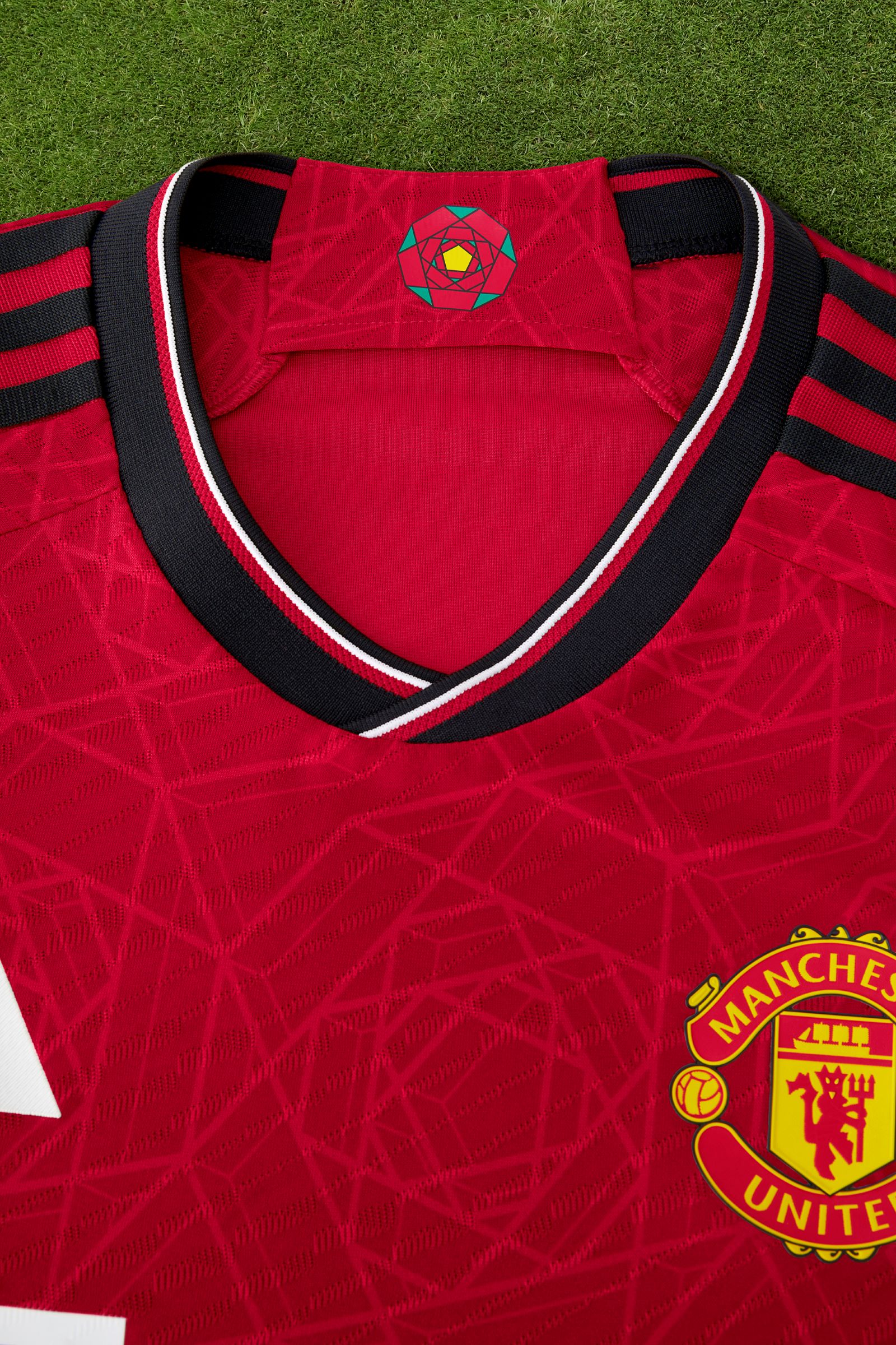 mufc_fw23_home_product_detail_1