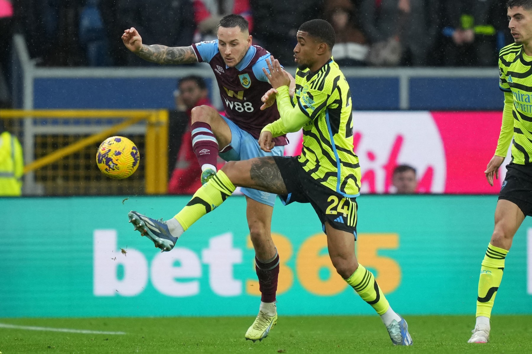 ดูบอลสด พรีเมียร์ลีก เบิร์นลีย์ พบ อาร์เซนอล