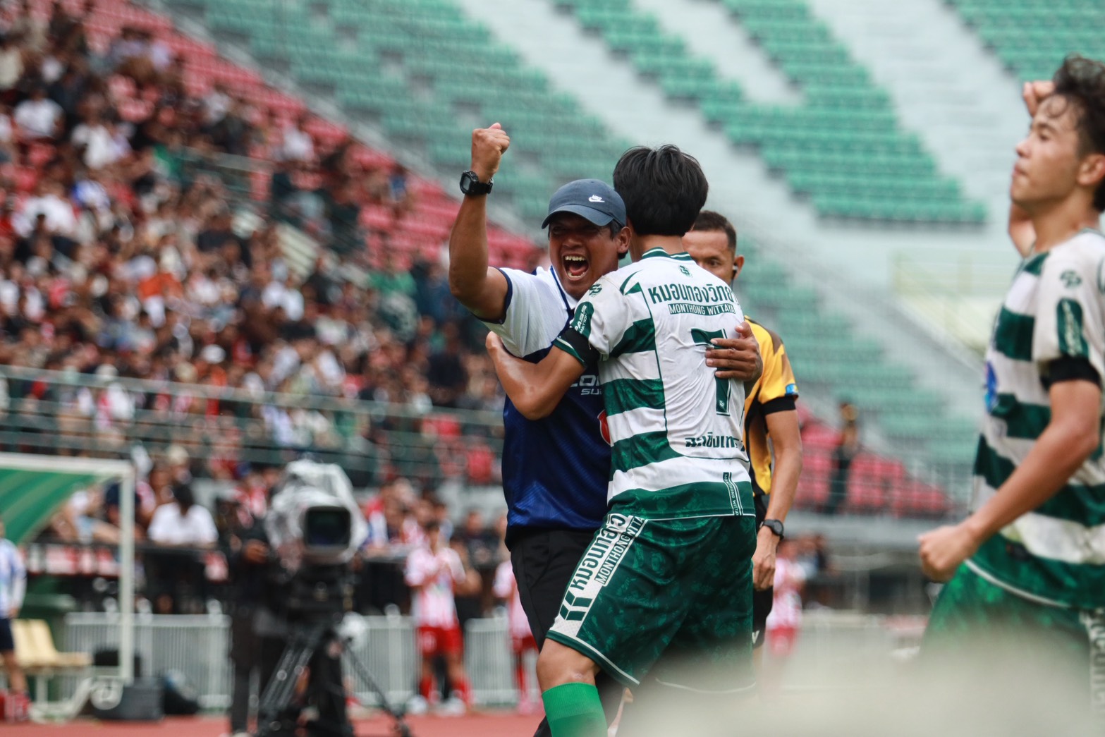 หมอนทองวิทยาฟุตบอล 7 สี