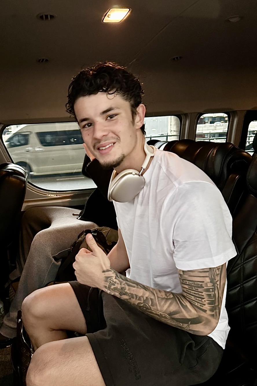 579422761_886068150415302_865