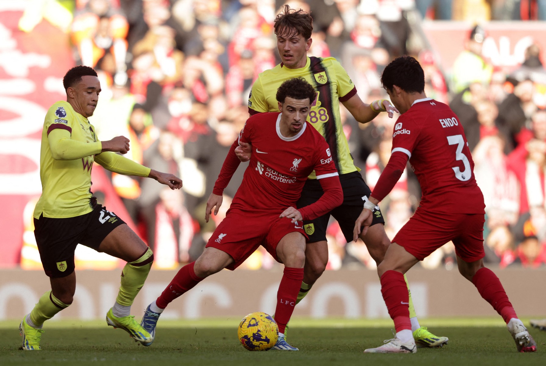 ดูบอลสดวันนี้ ลิเวอร์พูล พบ เบิร์นลีย์