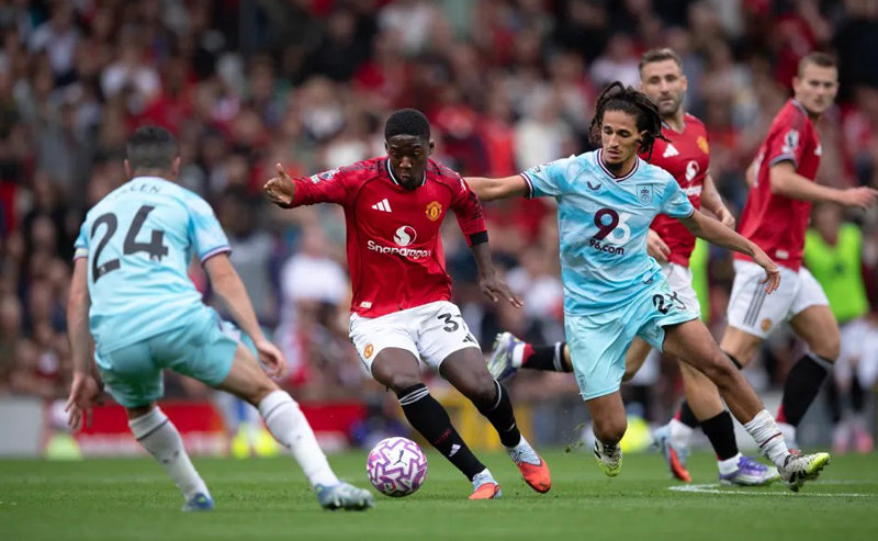 ดูบอลสด พรีเมียร์ลีก เบิร์นลีย์ พบ แมนยู