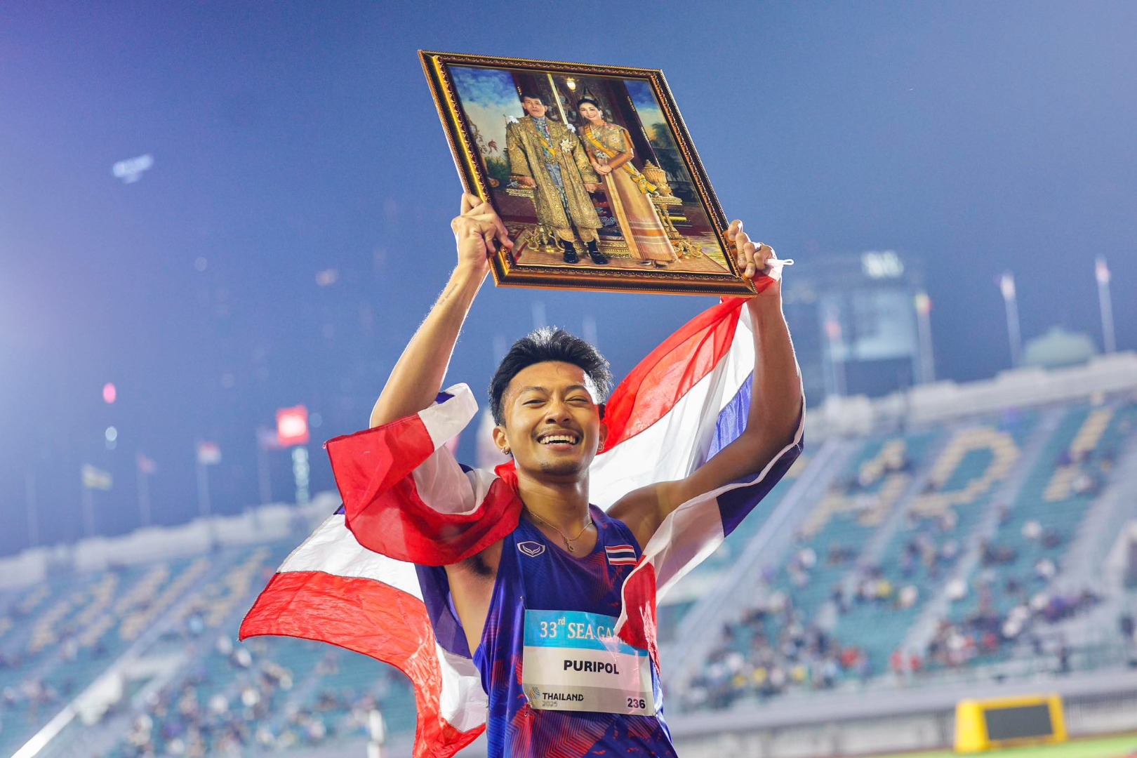 597659838_899074785784935_905