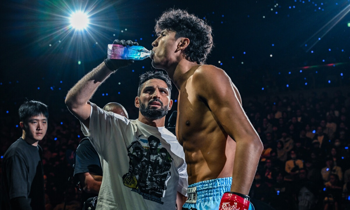 ของจริงที่ปลุกปั้น! “โค้ชเมห์ดี” เชื่อมือ “นาบิล” ดับแกร่ง “แรมโบ้เล็ก” รักษาเข็มขัดมวยไทย